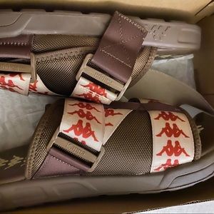 Brown-eggnog kappa slides
